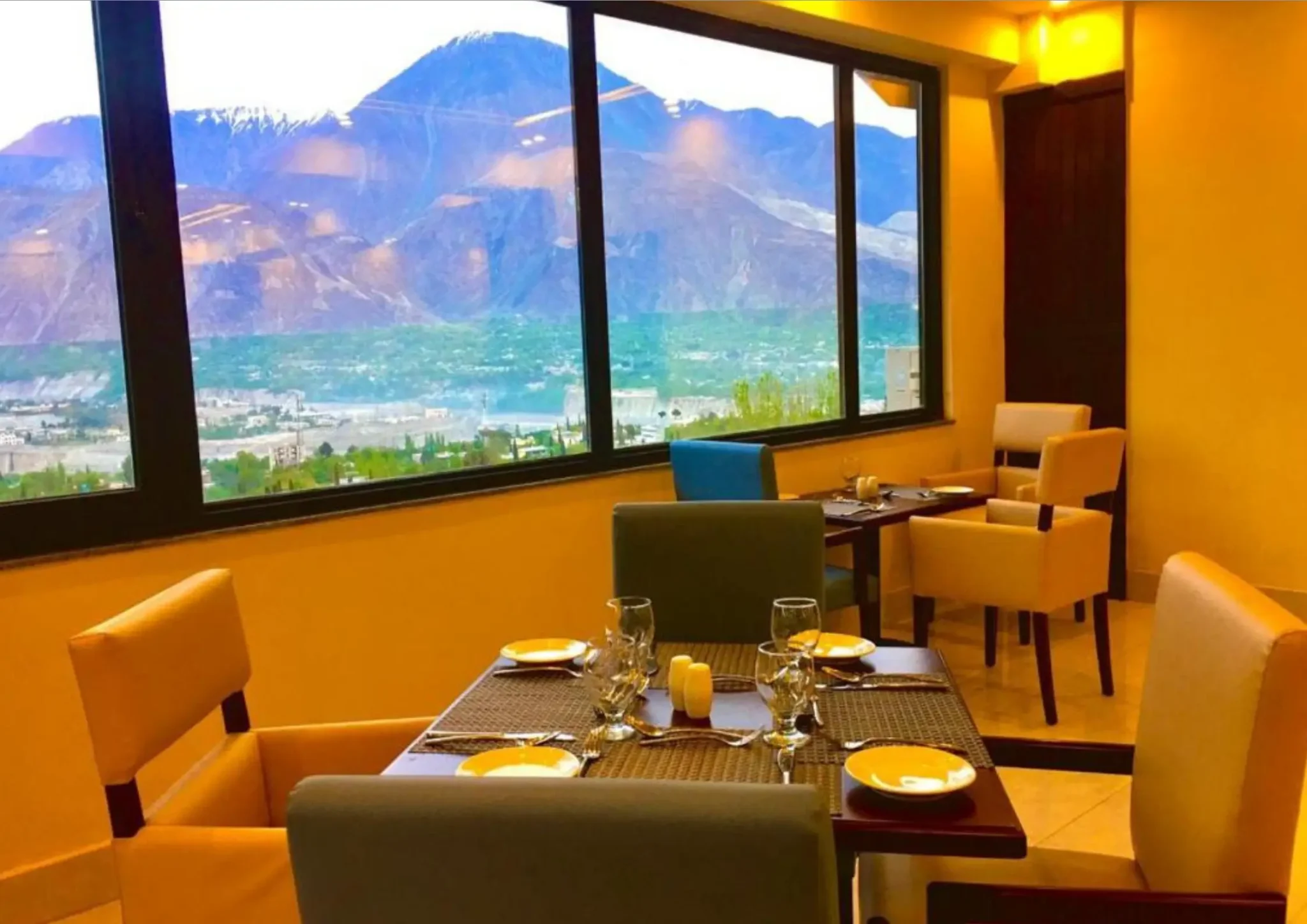 Avari Xpress Gilgit 4