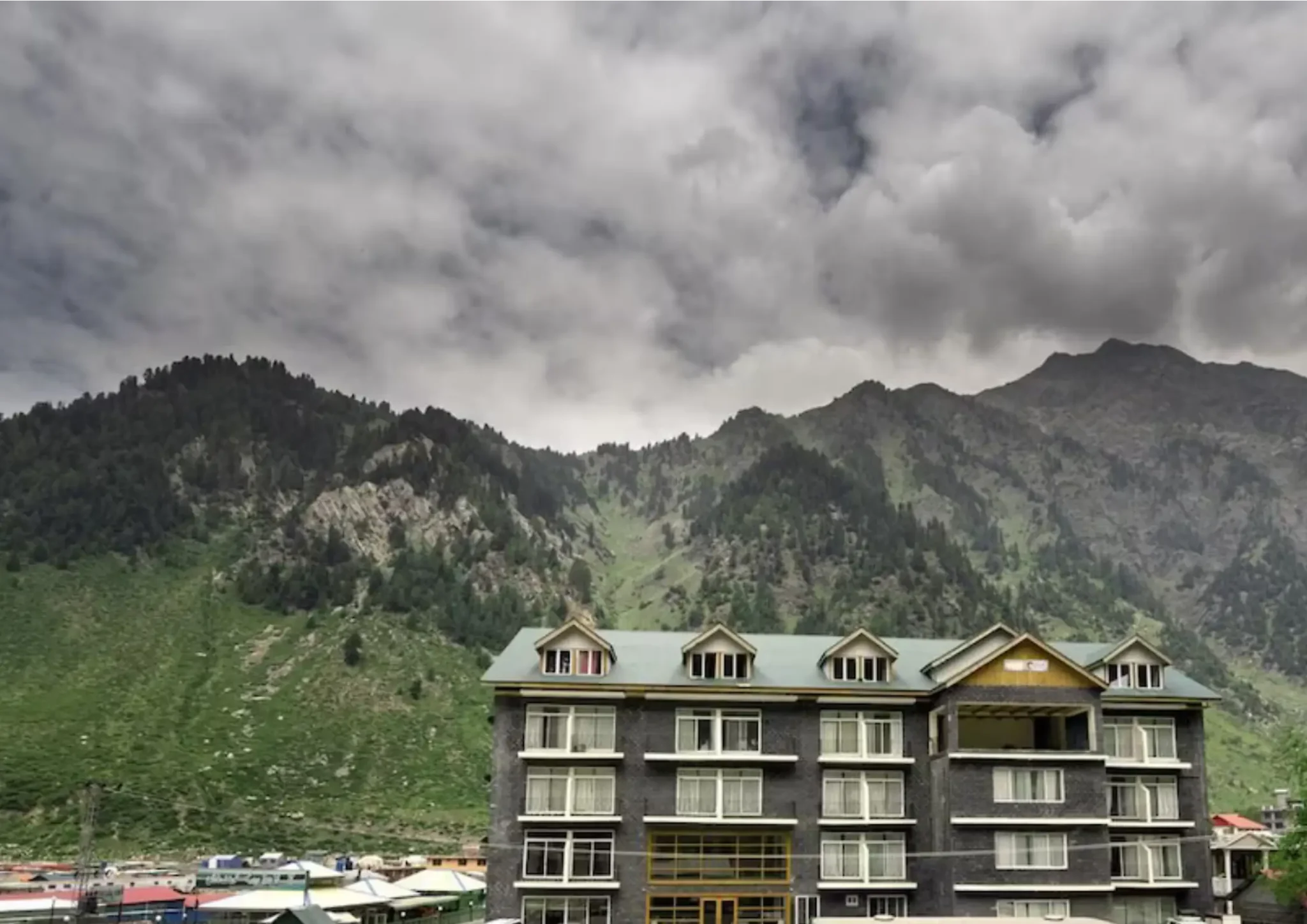 Hotel One Naran 2
