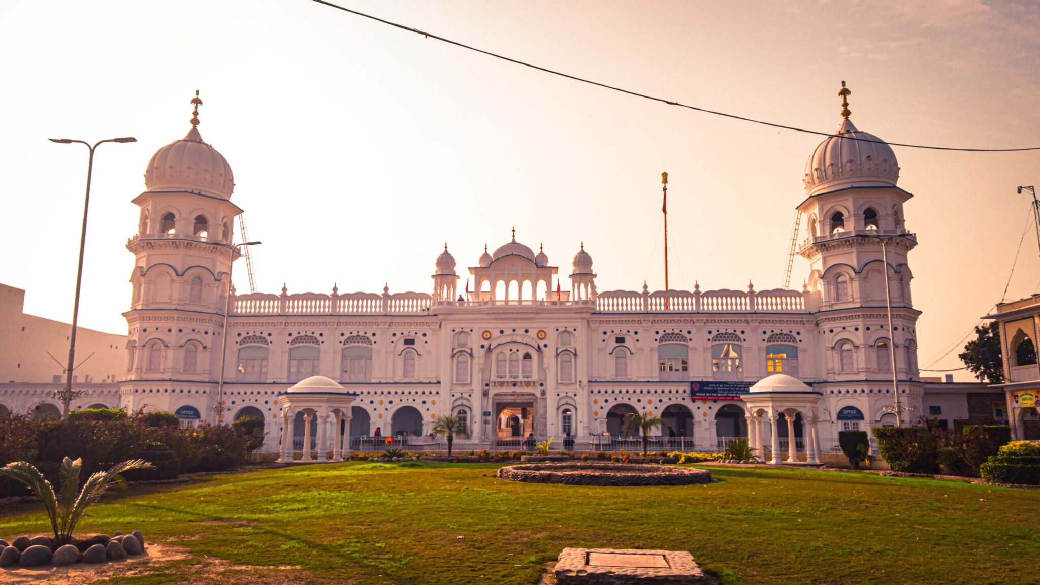 Top 5 Must-Visit Sikh Pilgrimage Sites in Pakistan for 2025